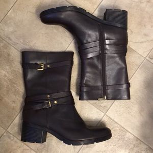 NWOT Dark Brown Bandolino Boots